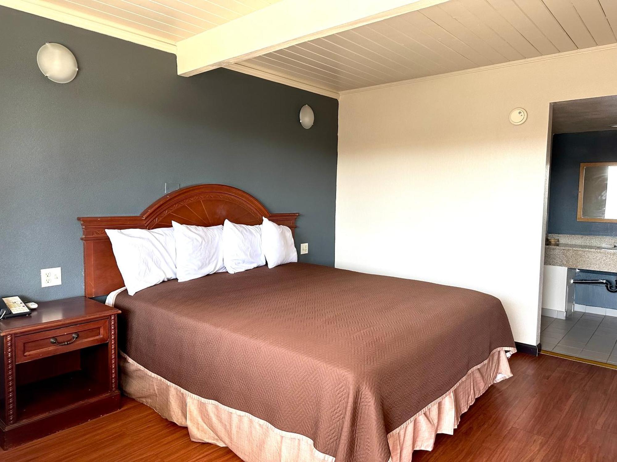 Regency Inn Фресно Экстерьер фото