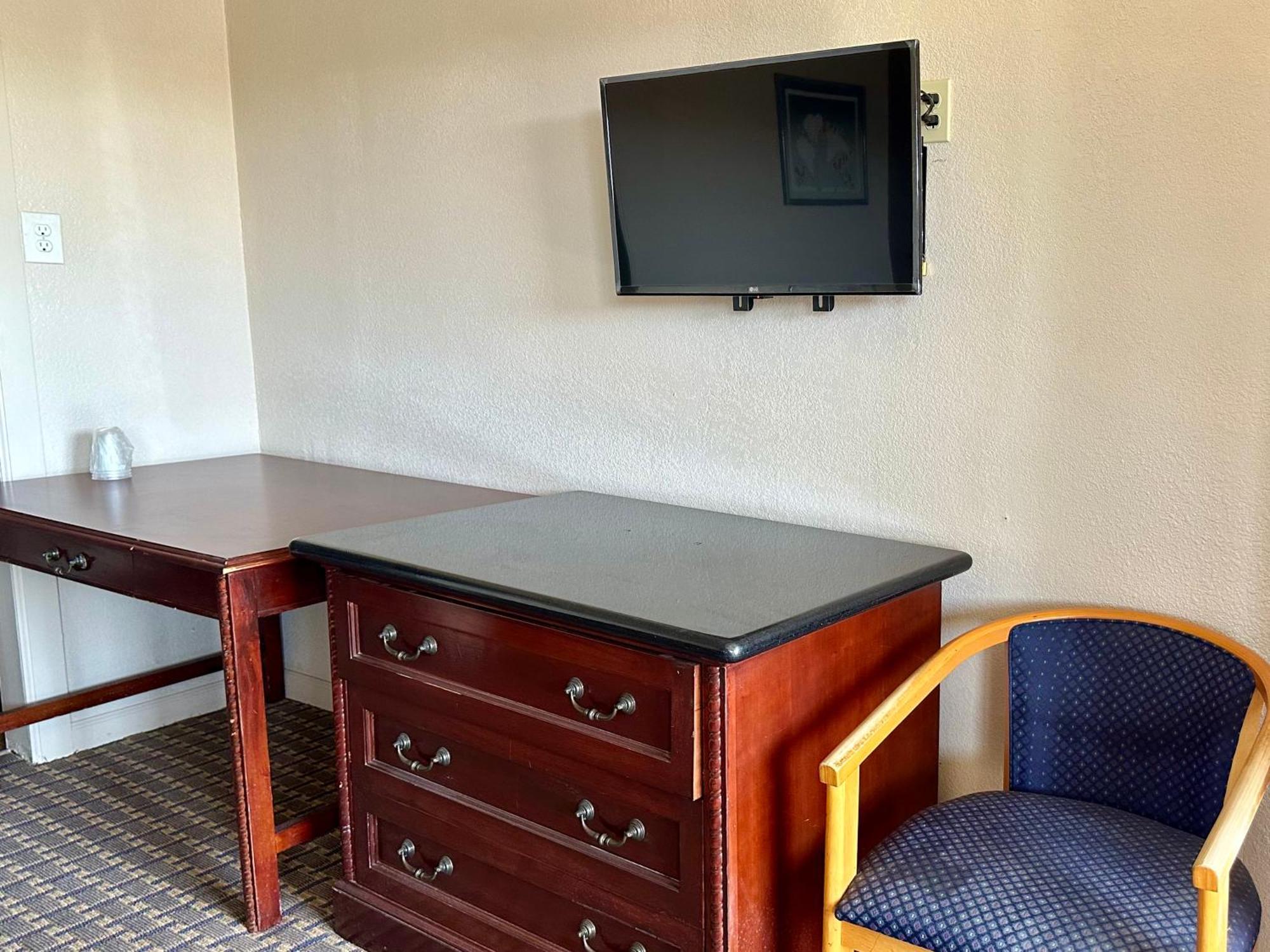 Regency Inn Фресно Экстерьер фото